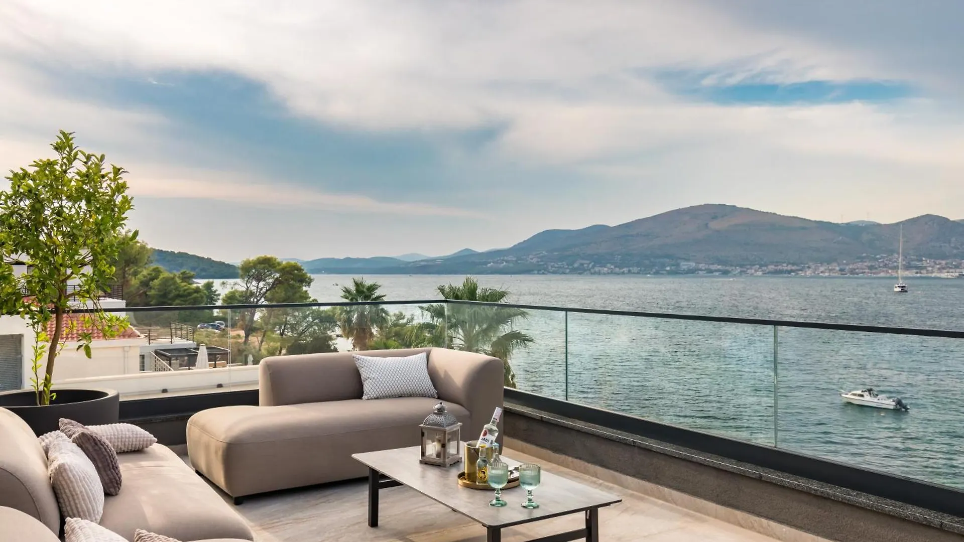 Villa Palace Al Nera 2 Luxurius At Sea Trogir Croatie